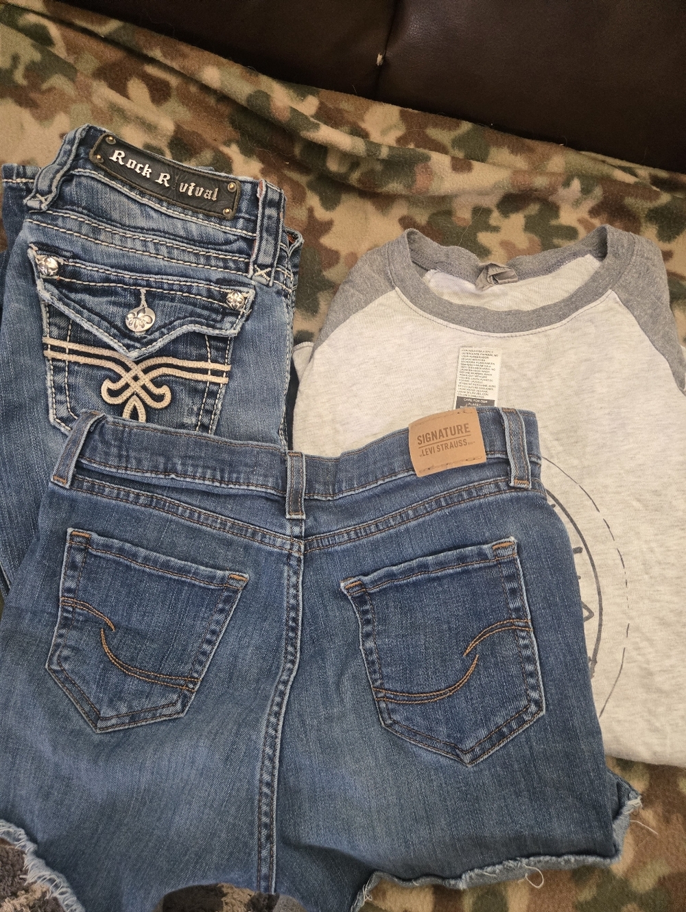 Mixed Denim Jeans Bundle with Gray Raglan Magnolia Fields Tee